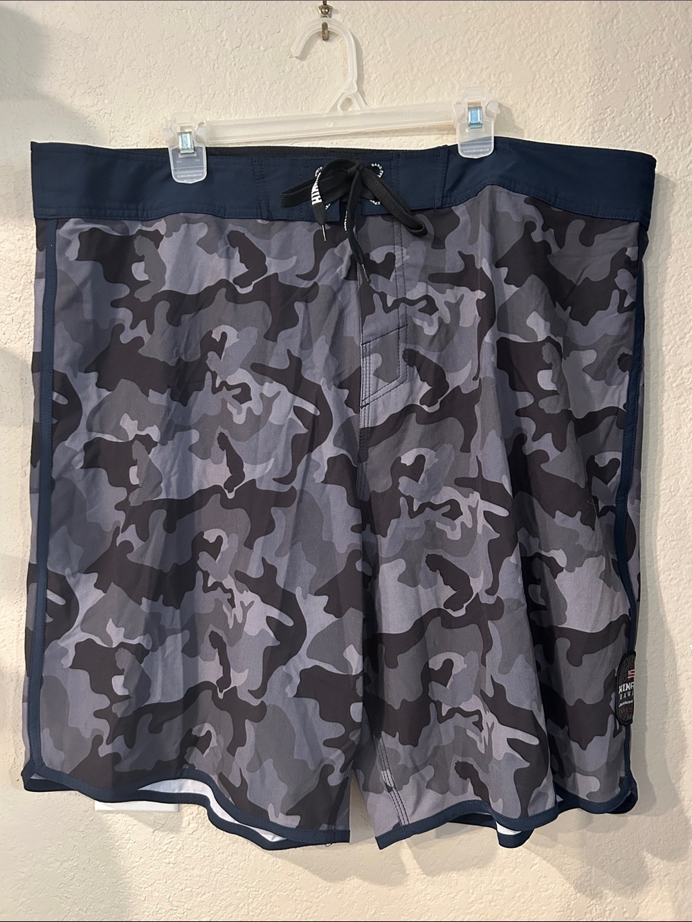 HINANO TAHITI Men's Gray Camo Swim Board Shorts with Navy Waistband, Sz 44